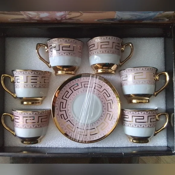 12 pcs Cup & Saucers - Picture 2 of 3